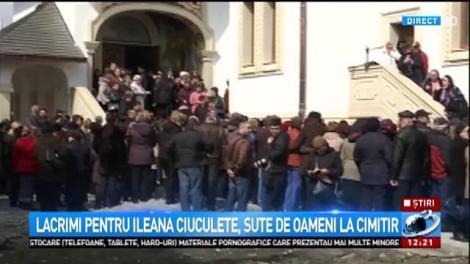 Lacrimi pentru Ileana Ciuculete. Sute de oameni la cimitir