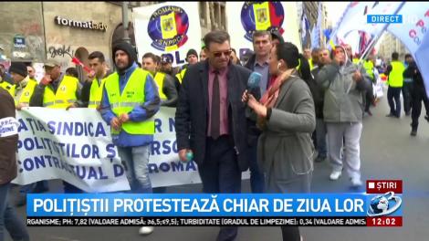 Poliţiştii care au protestat în faţa MAI au plecat în marş spre Guvern