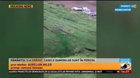 Imagini incredibile: O bucată de deal s-a prăbuşit