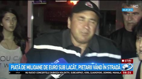 Țara Meșterului Manole: Piață de milioane de euro sub lacăt, piețarii vând în stradă