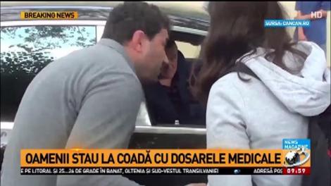 Scene incredibile la poarta lui Gigi Becali. Oamenii stau la coadă cu dosare medicale