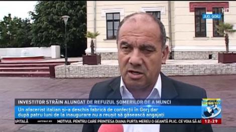 Lenea, cucoană mare: Trăiască ajutorul de la stat! Un afacerist italian şi-a deschis fabrică de confecții în Gorj, dar a fost alungat de refuzul șomerilor de a munci