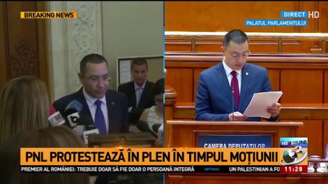Victor Ponta, declarații pe holul Parlamentului: Și dacă trece și dacă nu trece moțiunea, mă întorc ca deputat