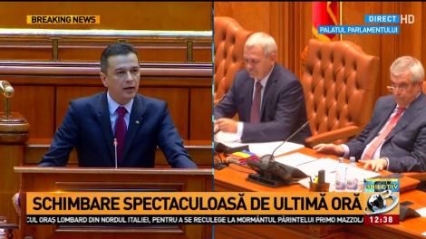 Călin Popescu Tăriceanu cântă la pian în Plenul Parlamentului