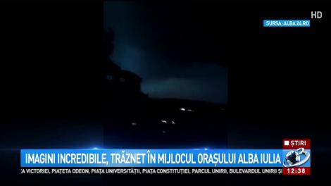 Imagini incredibile, fulger &icirc;n mijlocul orașului Alba Iulia