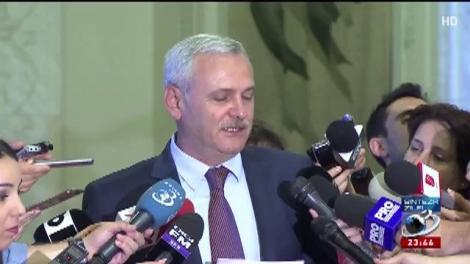 Liviu Dragnea bate cu degetul în microfonul Antena 3