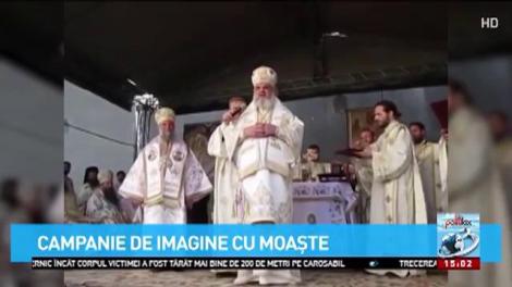 Politikix: Miniștrii, coadă la pupat moaște