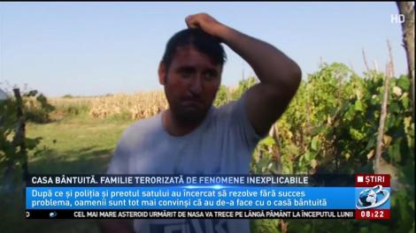 O familie din Giurgiu, terorizată de fenomene inexplicabile. Obiectele din casă se mişcă singure, lumina se aprinde singură, iar când ies din casă sunt loviţi cu pietre