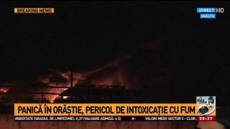 Incendiu la o fabrică de vopseluri din Orăştie, pe o suprafață de 5.000 metri pătrați. 300 de persoane au fost evacuate
