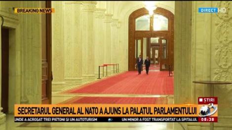 Secretarul general al NATO a ajuns la Palatul Parlamentului. Jens Stoltenberg, primit de Dragnea și Tăriceanu