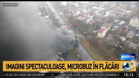 Imagini spectaculoase. Microbuz &icirc;n flăcări &icirc;n București
