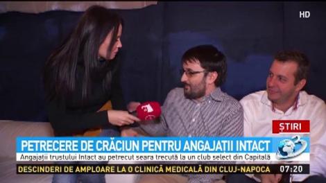 Petrecerea de Crăciun Intact