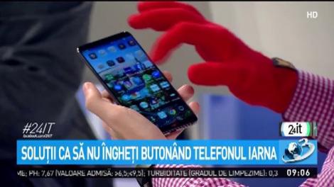 Soluții ca să nu &icirc;ngheți buton&acirc;nd telefonul iarna. Cum se folosește modul mănușă pe telefon