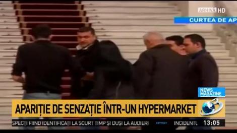 Apariție inedită &icirc;ntr-un hypermarket din București.