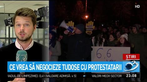 Mihai Tudose se întâlnește cu protestatarii