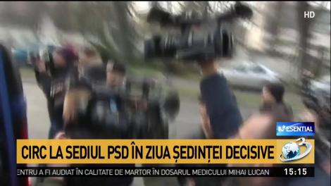 Circ &icirc;n fața sediului PSD