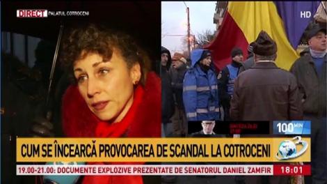 Protest cu portocale &icirc;n faţa Palatului Cotroceni