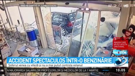 Accident spectaculos într-o benzinărie din București - VIDEO