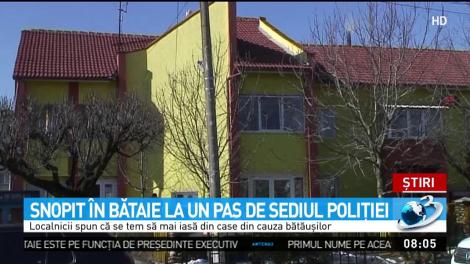 A fost snopit &icirc;n bătaie chiar l&acirc;ngă sediul poliției. Reacția autorităților a fost de-a dreptul șocantă