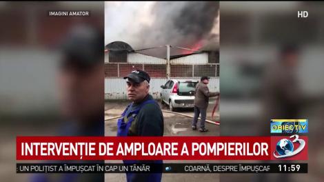 Alertă &icirc;n Arad! Un incendiu uriaș a izbucnit &icirc;ntr-o piață din oraș