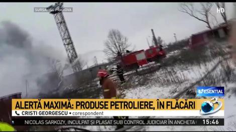 Incendiu puternic &icirc;n curte unei foste rafinării. Produse petroliere, &icirc;n flăcări