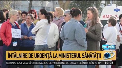 Medicii și asistenții au ieșit &icirc;n stradă. &Icirc;nt&acirc;lnire de urgență la Ministerul Sănătății
