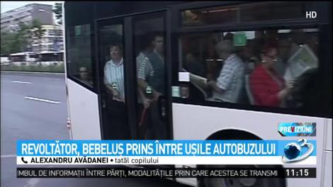 Bebeluș, prins &icirc;ntre ușile autobuzului
