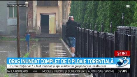 Oraș inundat complet de o ploaie torențială