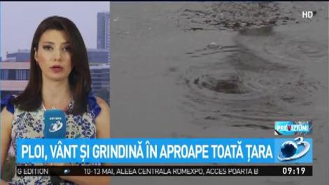 Ploi, v&acirc;nt și grindină &icirc;n aproape toată țara