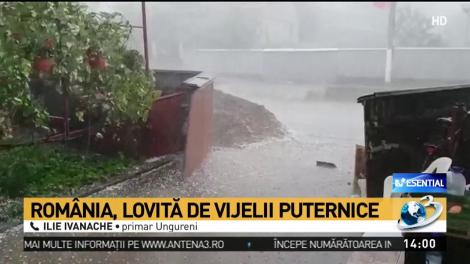 AVERTIZARE! La doar un pas de vară, vremea se schimbă radical. România, lovită de vijelii extrem de puternice și grindină. Imagini teribile!