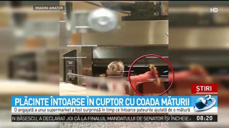 Plăcinte &icirc;ntoarse &icirc;n cuptor cu coada măturii