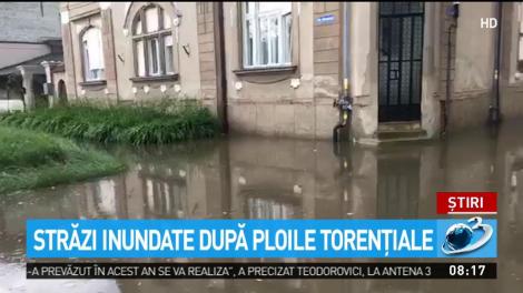 Ploile puternice au inundat judeţele Timiş şi Gorj