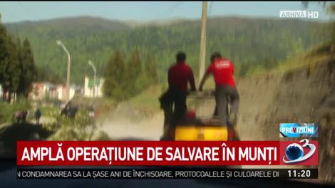 Operaţiune de salvare &icirc;n Munţii Bucegi. Un turist american a căzut cu parapanta