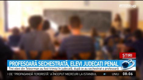 Profesor acuzat că a corupt mai mulţi elevi