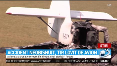 Accident neobişnuit, tir lovit de avion