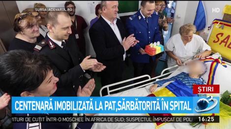 Centenară imobilizată la pat, sărbătorită la pat