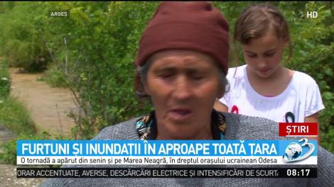 Furtuni şi inundaţii &icirc;n aproape toată ţara