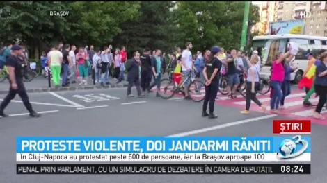 Poteste violente &icirc;n Capitală. Doi jandami au fost răniţi
