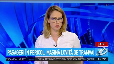 Caz șocant &icirc;n București! Un vatman a intrat intenționat cu tramvaiul &icirc;ntr-o mașină