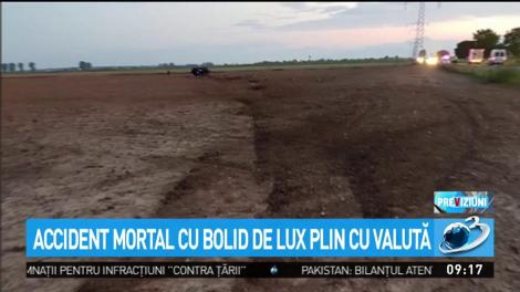 Accident mortal &icirc;n D&acirc;mboviţa. &Icirc;n autoturism a fost descoperită o mare sumă de bani