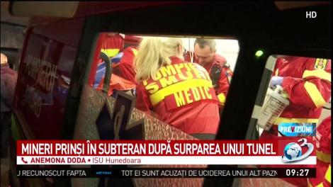 Doi mineri sunt prinşi &icirc;n subteran după surparea unui tunel