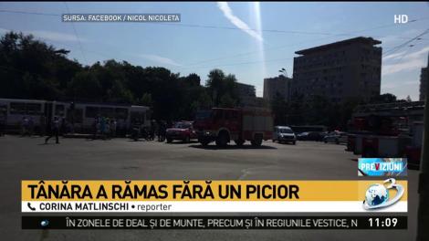 Accident teribil &icirc;n București! O t&acirc;nără a rămas fără un picior, după ce a fost lovită de tramvai