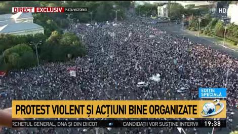 Imagini de sus de la protestul violent din Piaţa Victoriei