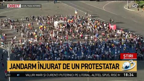 Peste 1000 de persoane s-au adunat &icirc;n Piața Victoriei