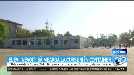 Elevi, nevoiţi să meargă la cursuri &icirc;n container
