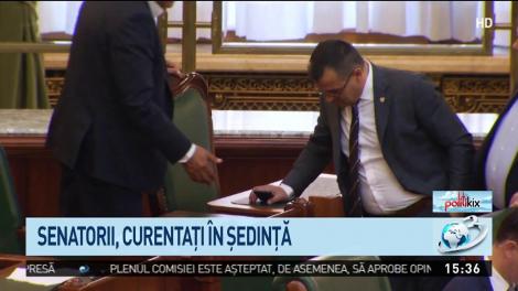Senatorii, curentați &icirc;n ședință