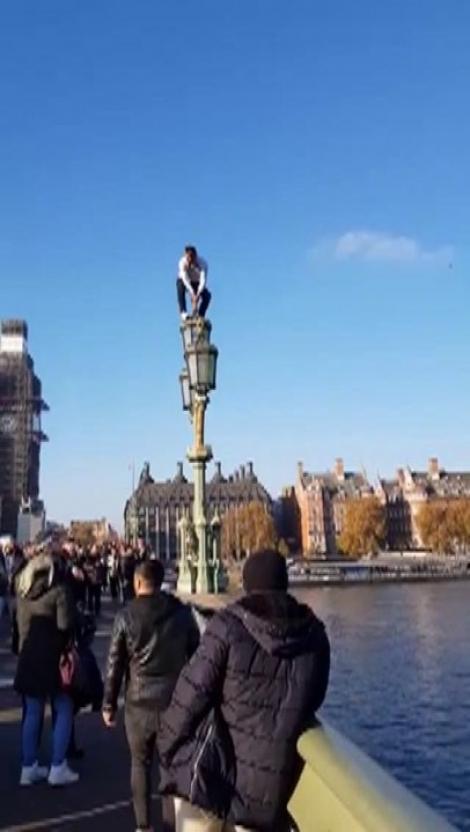 VIDEO - șocant! Un român sare în Tamisa! Imaginile se distribuie masiv: „Așa trăiesc oamenii aici, în Marea Britanie”