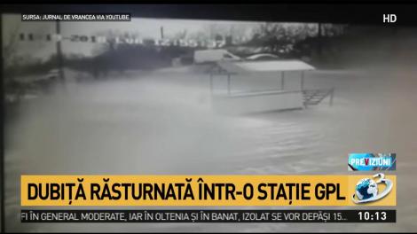Pericol de explozie &icirc;n Vrancea! O dubiță s-a răsturnat &icirc;ntr-o stație GPL&nbsp;