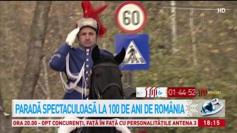 Imagini de la parada istorică. 4000 de soldaţi au trecut pe sub Arcul de Triumf