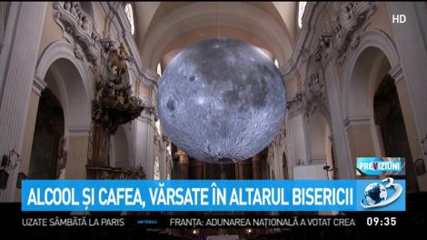 Alcool şi cafea, vărsate &icirc;n altarul bisericii